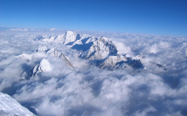 Himachal-Pradesh_Himalayaseverest-summit-view-bg1080